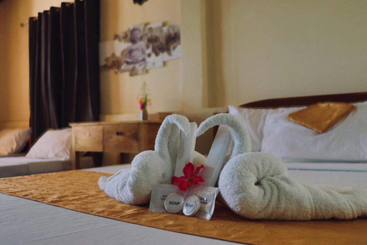 Mecaja Beach House Roxas  Екстер'єр фото