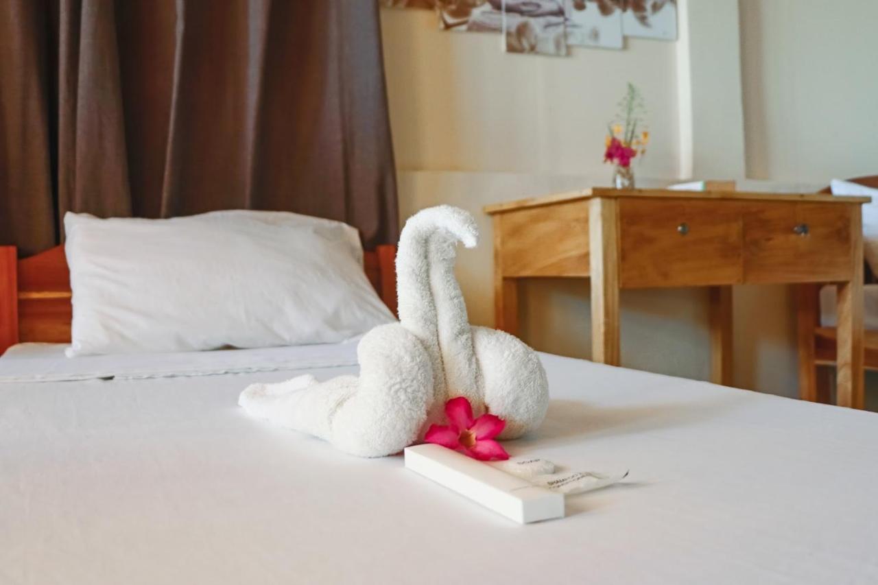 Mecaja Beach House Roxas  Екстер'єр фото