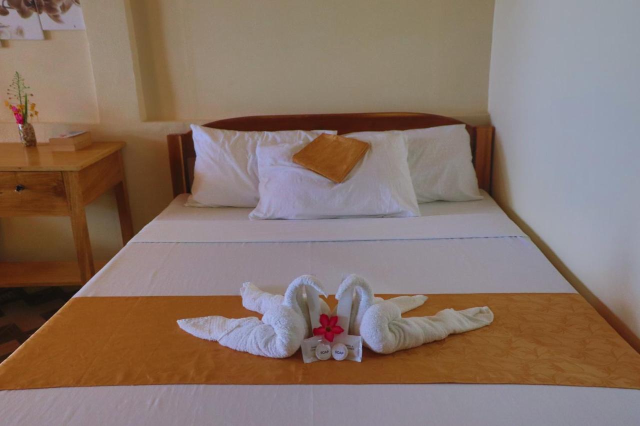 Mecaja Beach House Roxas  Екстер'єр фото