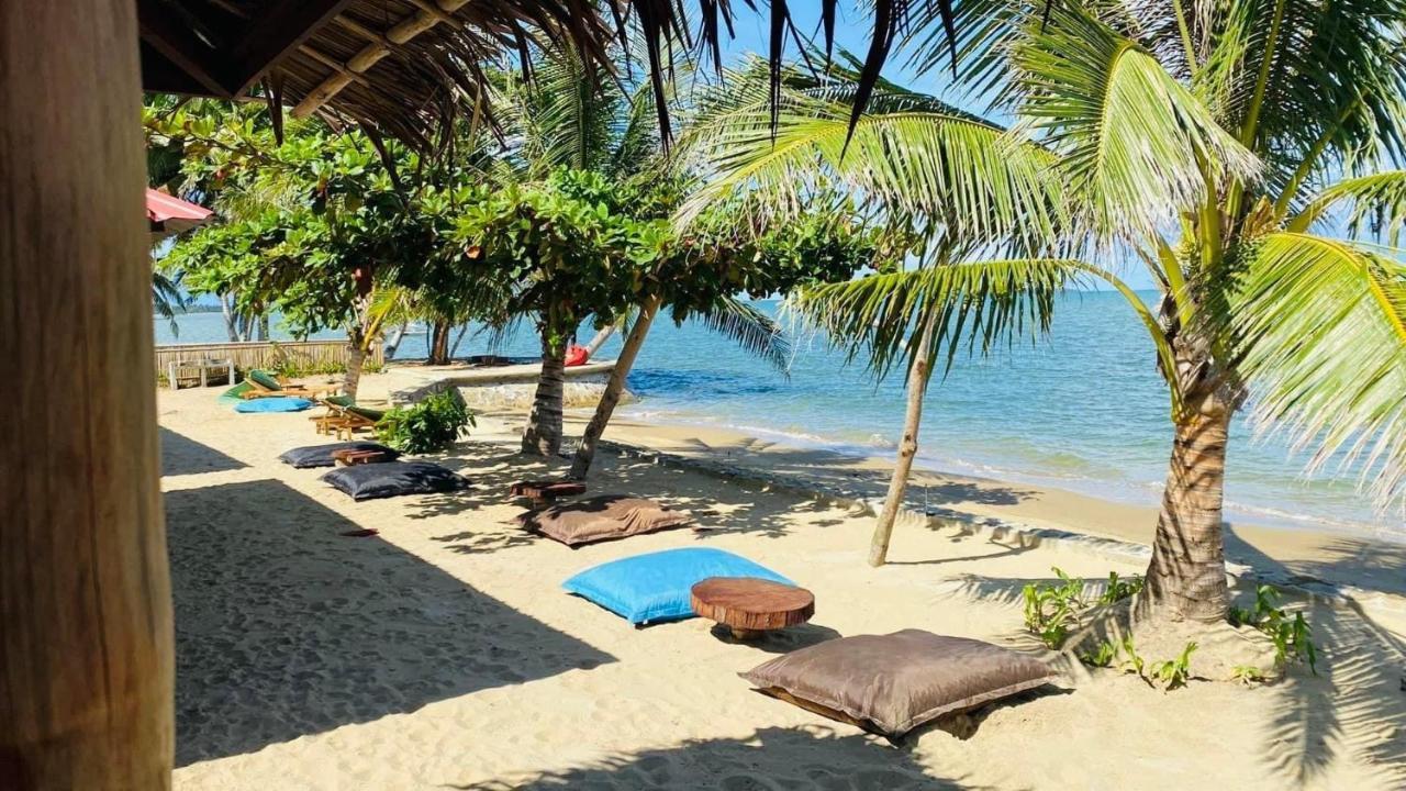 Mecaja Beach House Roxas  Екстер'єр фото