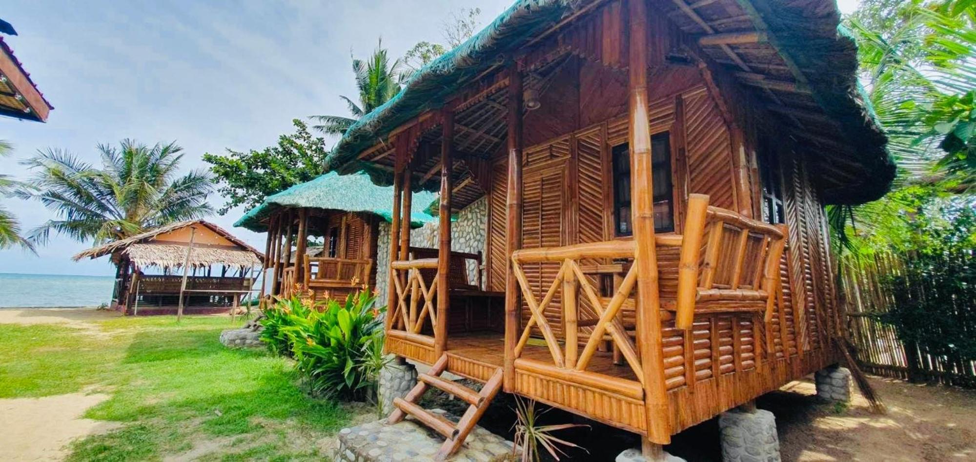 Mecaja Beach House Roxas  Екстер'єр фото